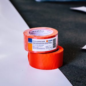 Ivana stuclopertape 33 meter x 50 mm breed oranje - Afbeelding 3