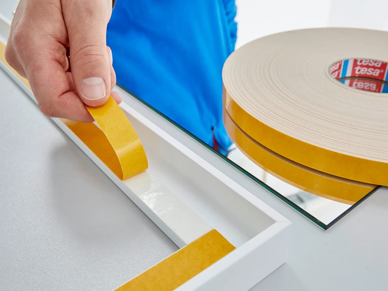 Tesa dubbelzijdig foamtape 19mm x 50 meter wit - Afbeelding 5