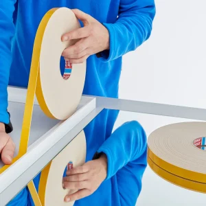 Tesa dubbelzijdig foamtape 19mm x 50 meter wit - Afbeelding 4
