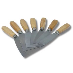 Plamuurmes Duits model 100mm breed, met houten handvat